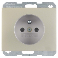 Socket outlet (receptacle) 6765757004