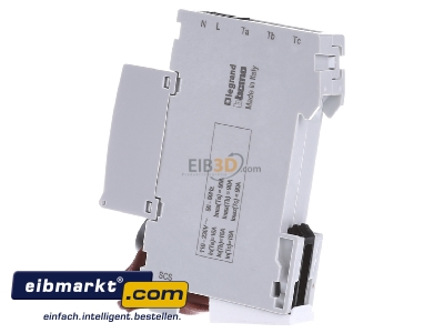 View on the right bticino F520 Current Data Logger 3-fold 1 module_- Special offer
