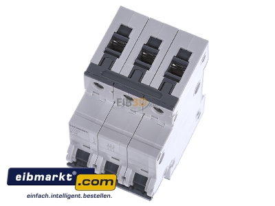 View up front Siemens Indus.Sector 5SY6316-6 Miniature circuit breaker 3-p B16A
