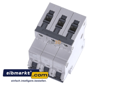 View up front Siemens Indus.Sector 5SY6332-7 Miniature circuit breaker 3-p C32A
