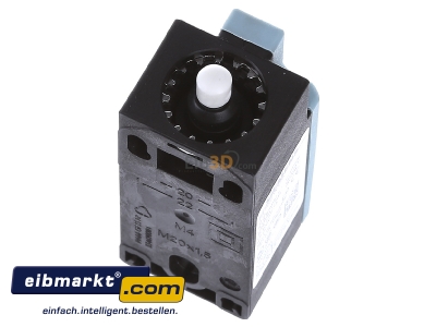 Top rear view Siemens Indus.Sector 3SE5232-0CC05 Plunger switch IP65 - 
