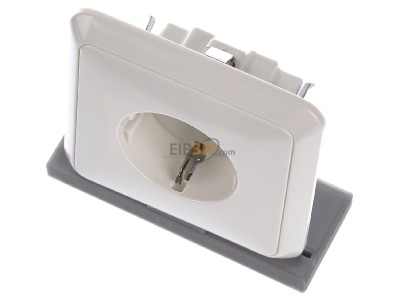 View up front Jung 5520 KI Socket outlet (receptacle) 
