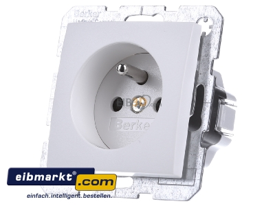 Front view Berker 6765761909 Socket outlet earthing pin white
