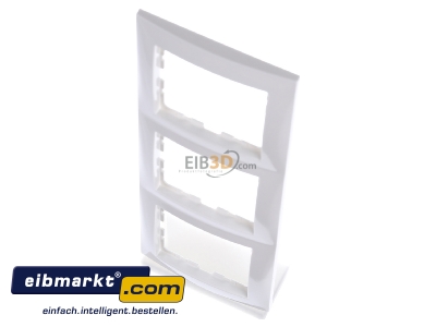 View up front Berker 10138989 Frame 3-gang white - 
