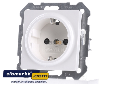 Front view Siemens Indus.Sector 5UB1518 Socket outlet protective contact white 
