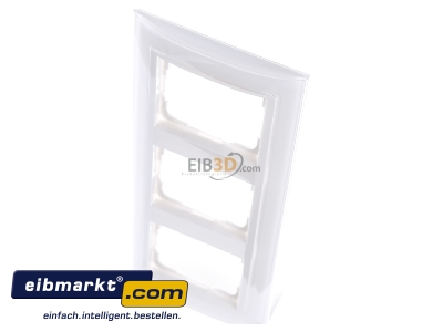 View up front Gira 0213723 Frame 3-gang white - 
