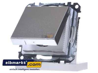 Frontansicht Merten MEG2314-0460 SCHUKO-Steckdose alu Klappdeckel IP44 