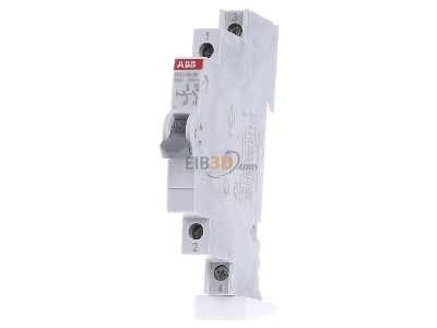 Front view ABB E211-32-20 Off switch for distributor 2 NO 0 NC 
