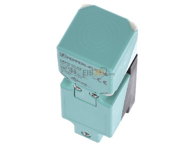 Ansicht oben vorne Pepperl + Fuchs NBB15-U1-A2 Sensor induktiv 